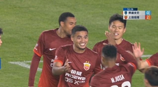 海港3-0领先！海港角球战术奏效，李昂禁区内推射破门